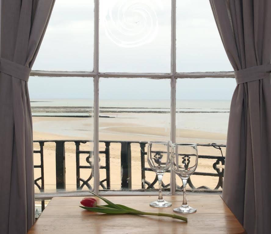 Beachview Guest House Accommodations Margate Eksteriør billede
